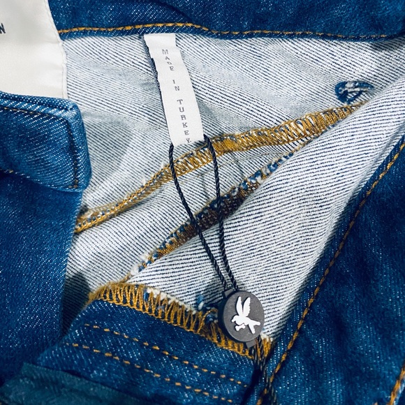 I’m into  damaged in distress jeans - Picture 8 of 8